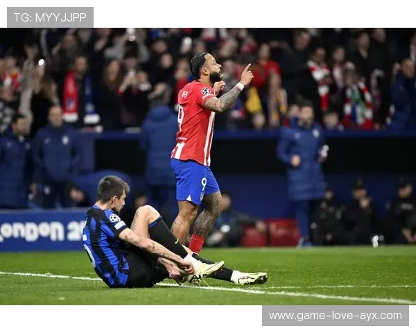 多特门将神扑多次救险，守护球队关键一分