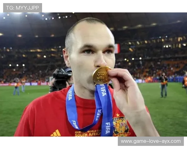 传奇中场转型教练备受媒体追捧 传奇中场转型教练备受媒体追捧